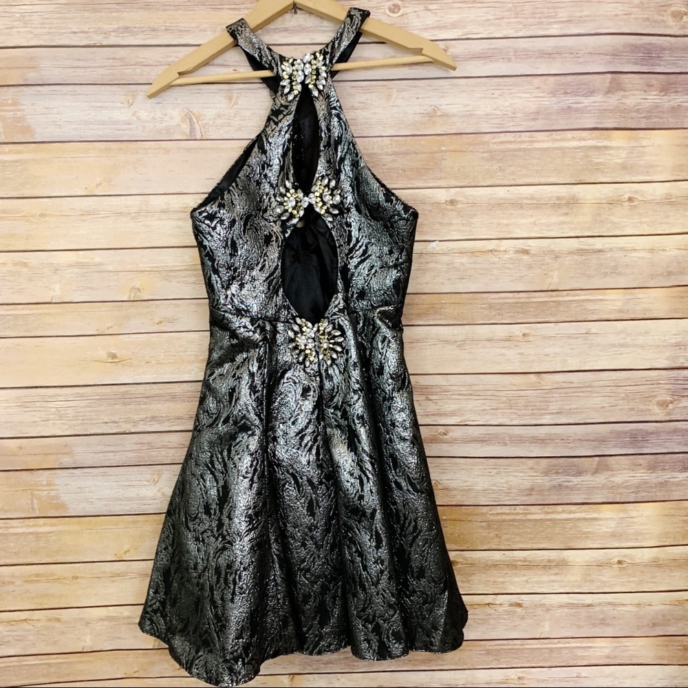Dave & Johnny Silver Black Jeweled Halter Cocktail Short Dress Prom Formal Vegas - Picture 4 of 8